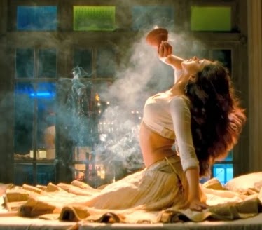 Deepika Padukone Sexy Hot Photos From Ram Leela Movie 3
